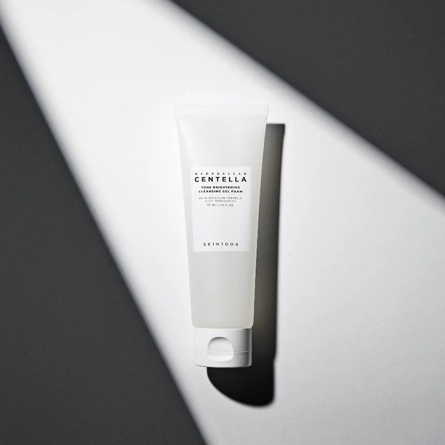 Madagascar Centella Tone Brightening Cleansing Gel Foam (125ml)